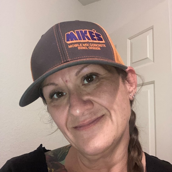 Meet your Posher, Angela - Picture 2 of 5